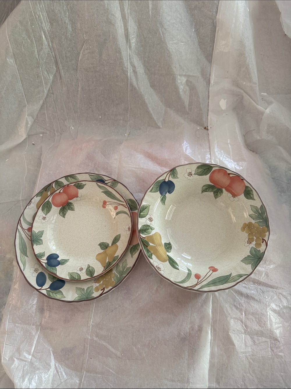 Mikasa Fruit-AccentCountry Soup Bowls & plate in Cream, Blue, Yellow, Green - Picture 6 of 6